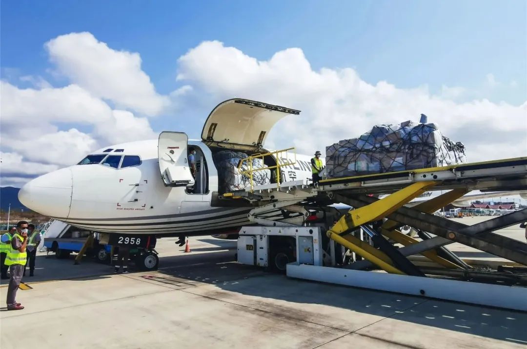 深圳飛機.jpg 深圳飛機.jpg